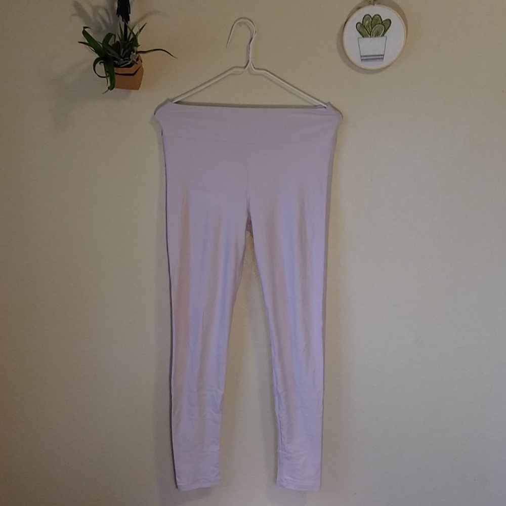 Pastel purple leggings